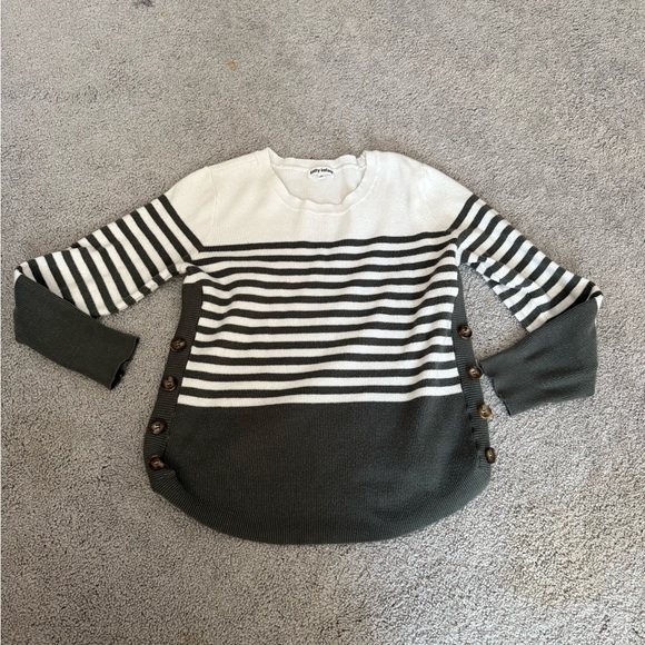 kathy ireland Sweaters - Kathy Ireland Striped Button Side Sweater Women’s Size Large
